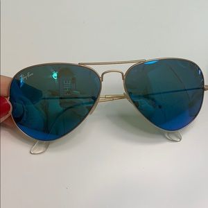 RAYBAN BLUE AVIATORS